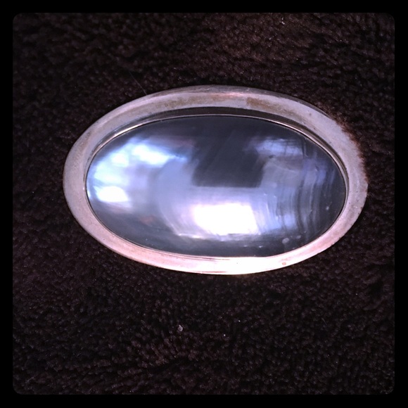 Sterling silver brooch w/ grey mother of pearl - Picture 1 of 4